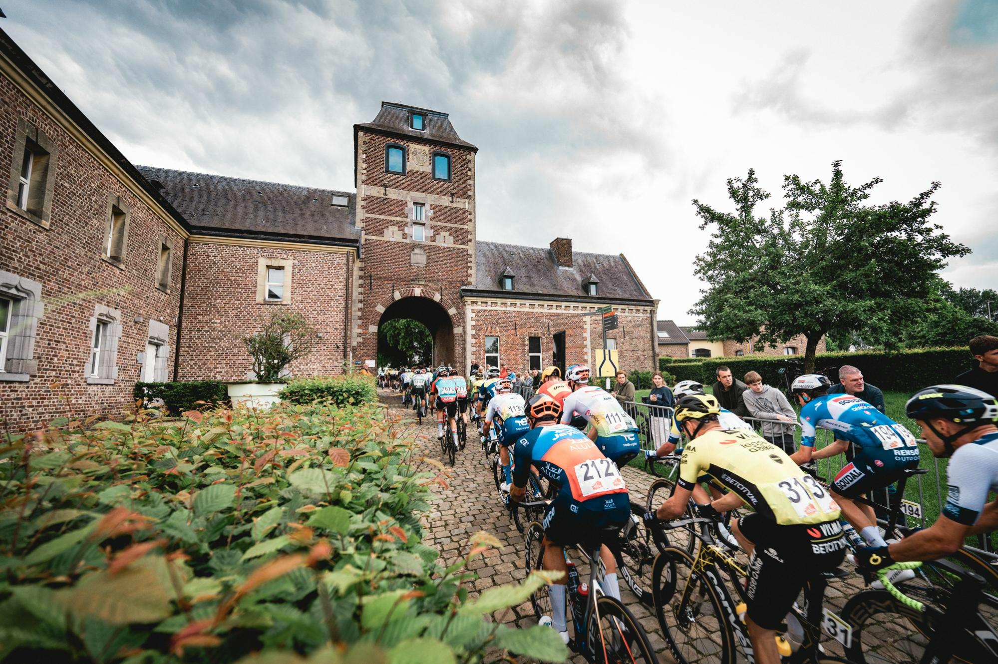 Groenewegen triumphs in the 76th edition of Ronde van Limburg
