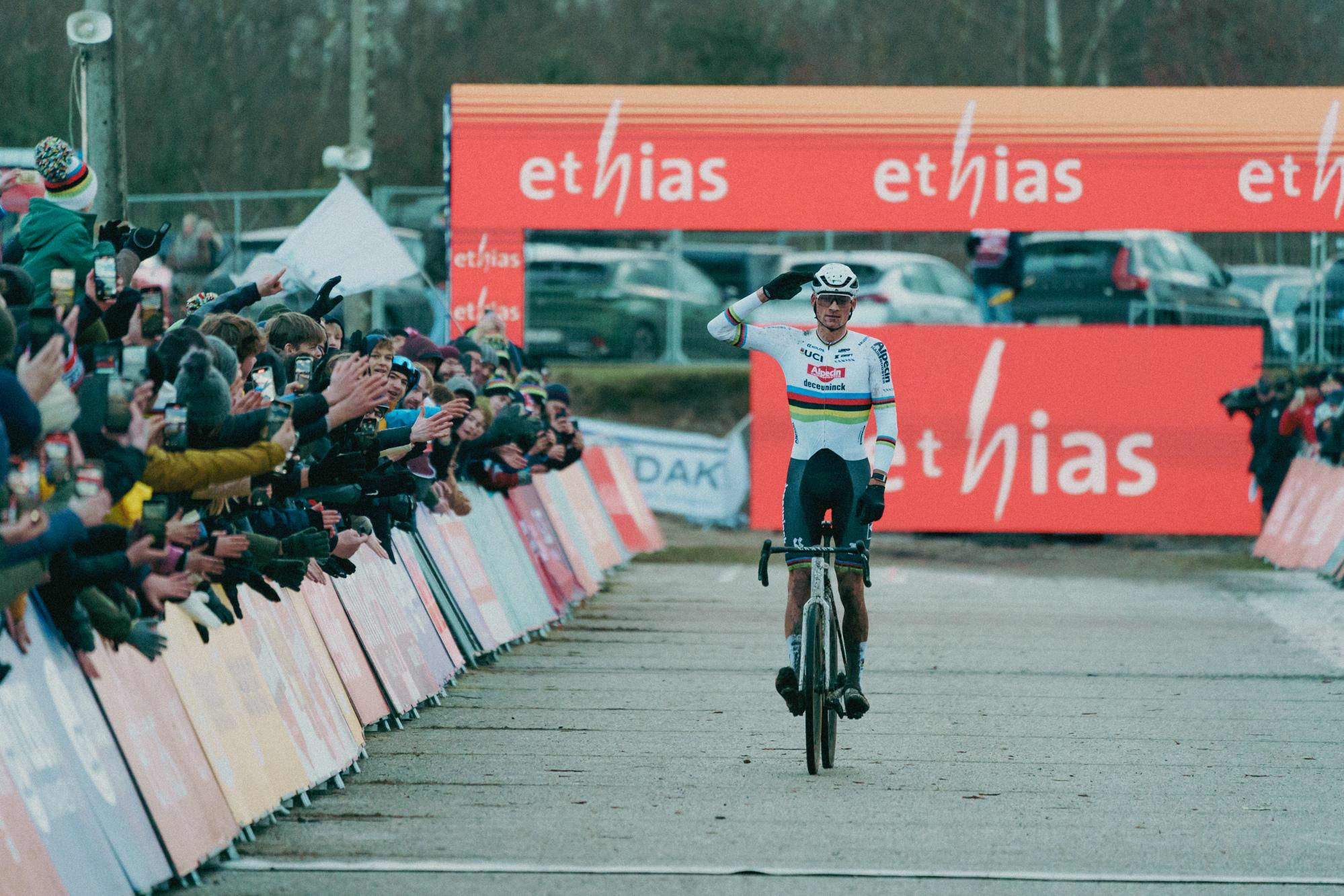 Van der Poel est venu, a vu et a vaincu à Zonhoven