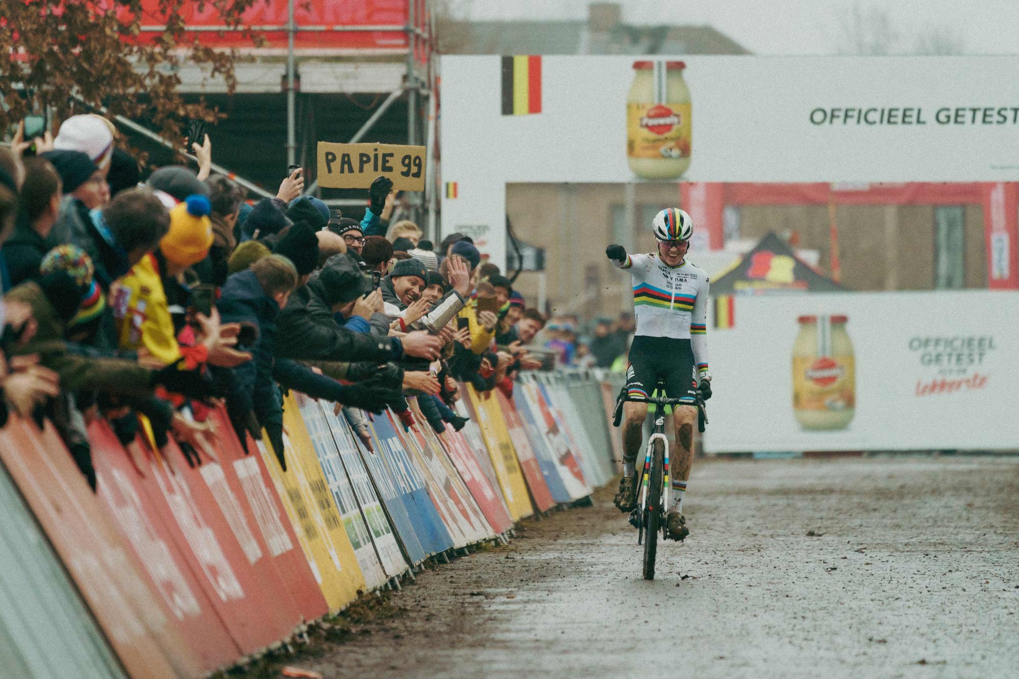 Van Empel strongest on tough course in Gavere