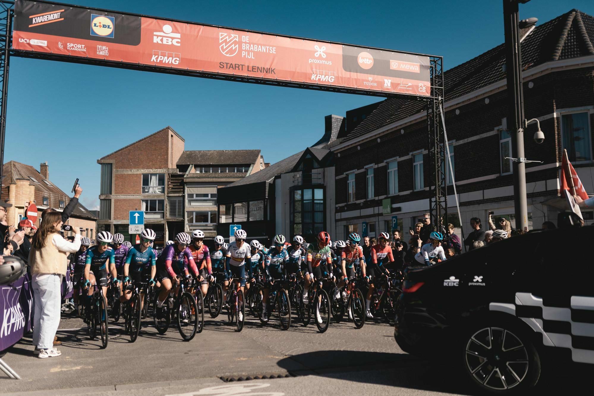 Deze vrouwenploegen komen aan de start van De Brabantse Pijl 2025