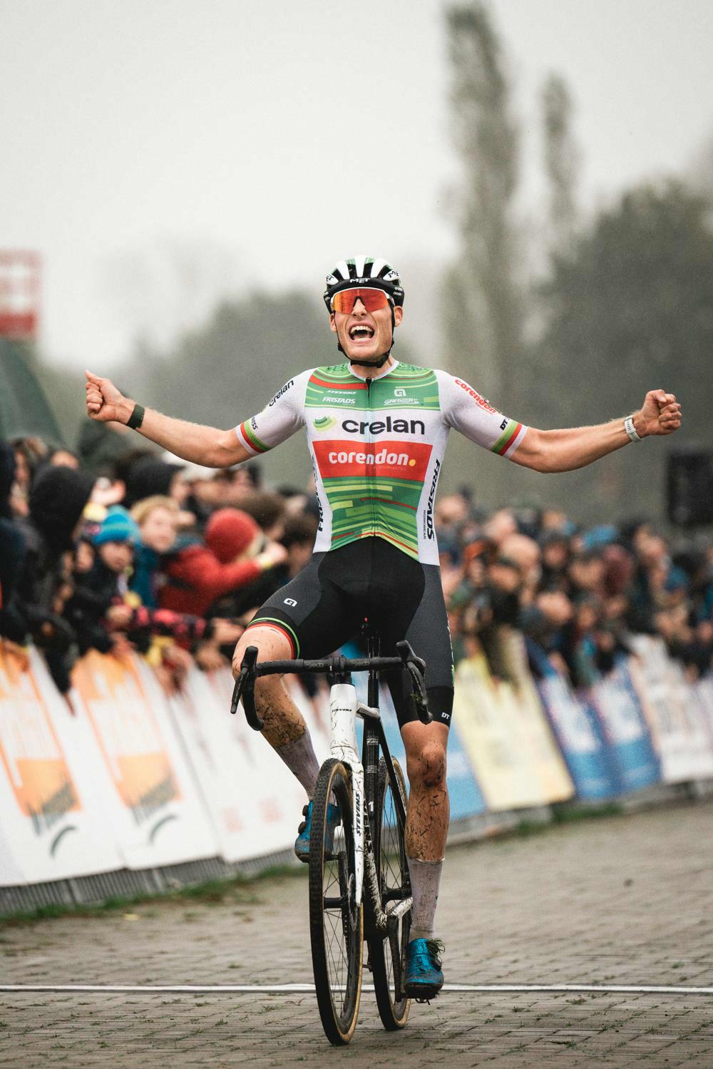 Ruddervoorde provides the setting for Joran Wyseure’s first Telenet Superprestige victory