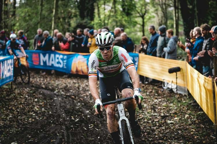 Laurens Sweeck heerst in Niel na knappe solo